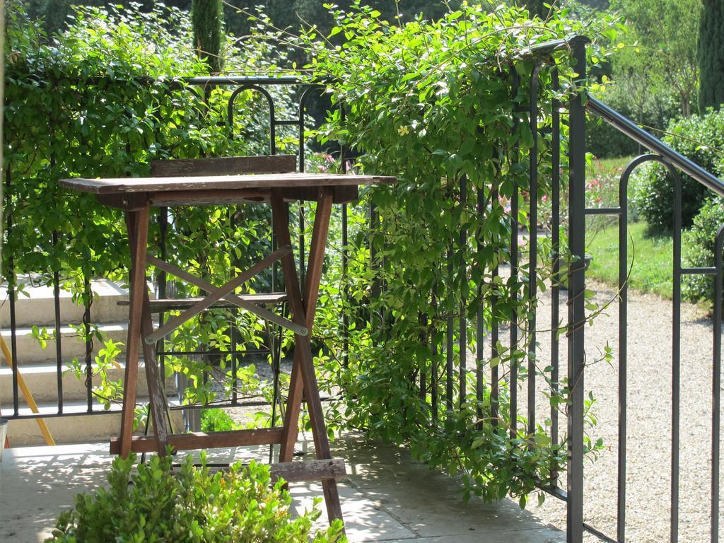 Apartamento Les Communs Du Manoir Écully Habitación foto