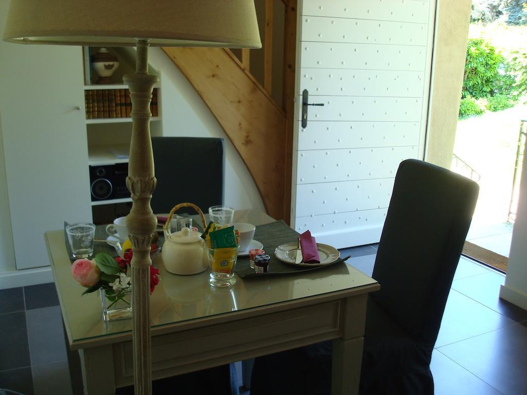 Apartamento Les Communs Du Manoir Écully Habitación foto