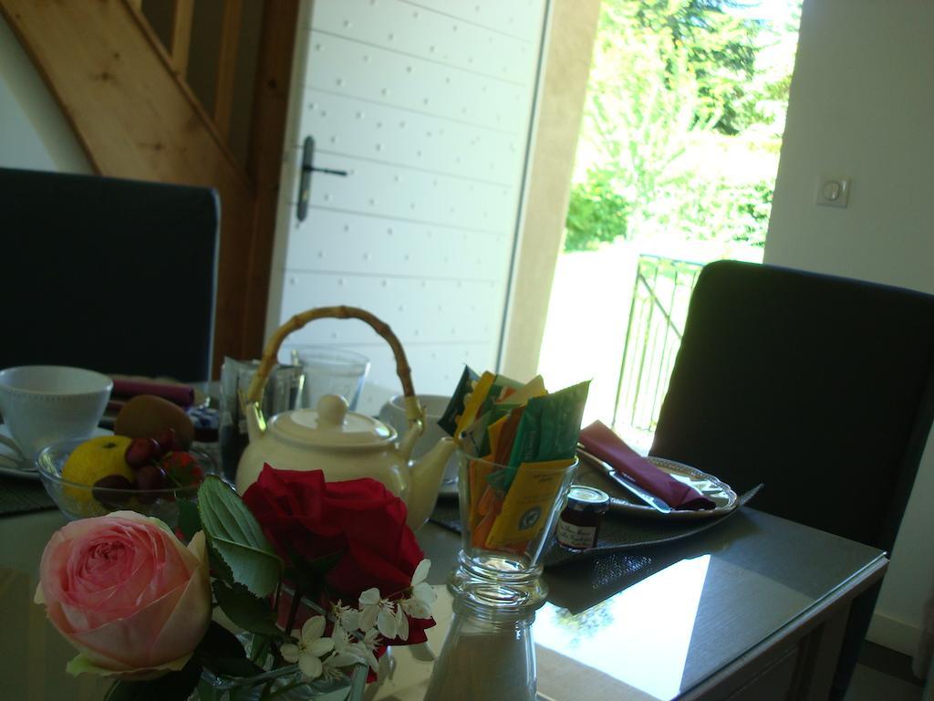 Apartamento Les Communs Du Manoir Écully Habitación foto