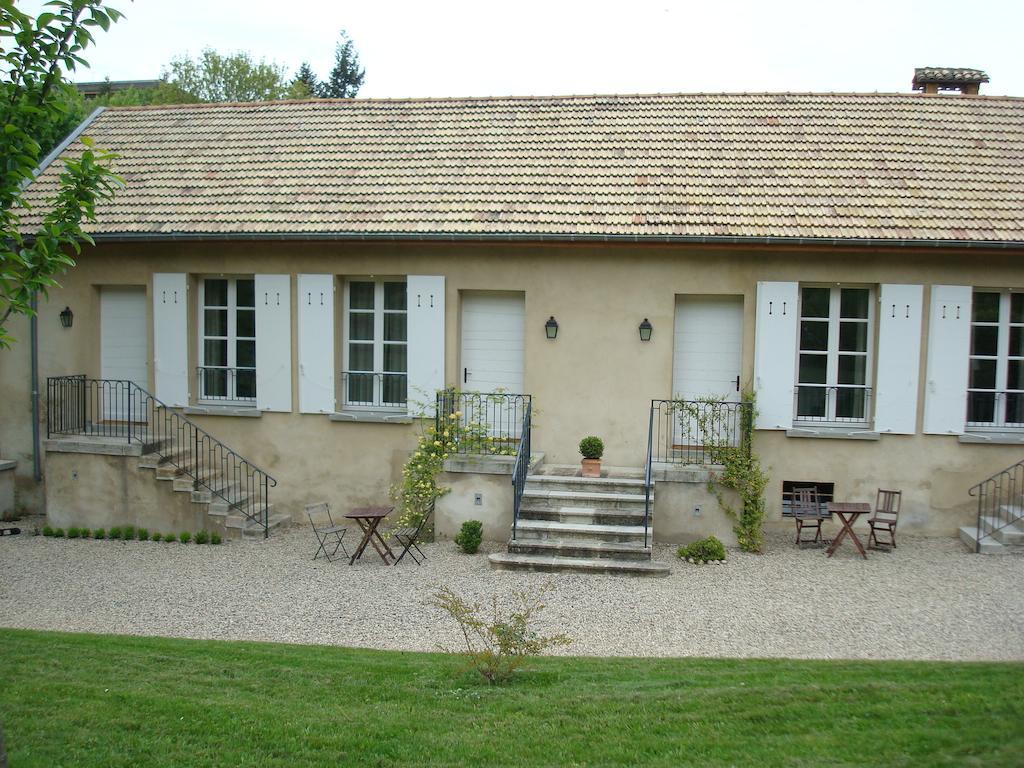 Apartamento Les Communs Du Manoir Écully Habitación foto