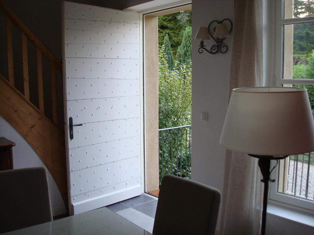Apartamento Les Communs Du Manoir Écully Habitación foto
