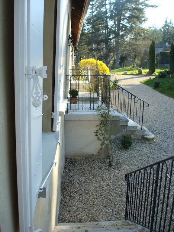 Apartamento Les Communs Du Manoir Écully Exterior foto